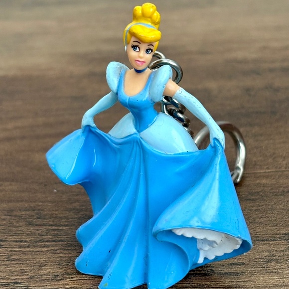 Disney Princess CINDERELLA Figure Keychain Bag Backpack Clip Basic Fun 2002 - Picture 1 of 9